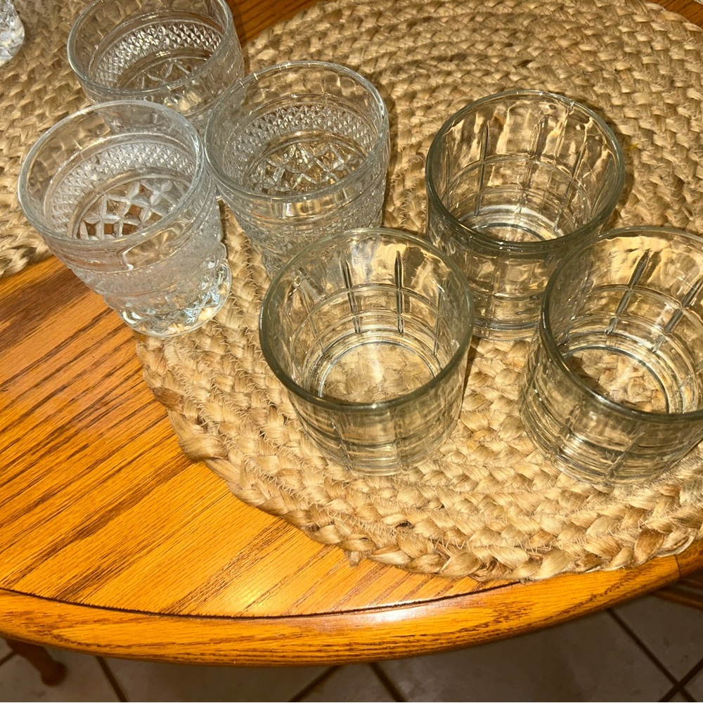Elegant Clear Glass Tumblers Set